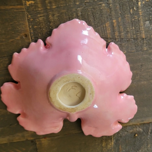 Vintage Pink Leaf Candy Dish Ceramic Pottery Mid Century Modern Made in USA - Picture 4 of 5